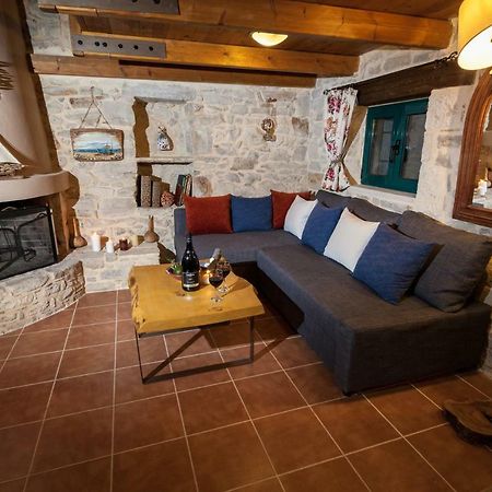 Aristidis'S Plouti Moires Guest House Екстериор снимка
