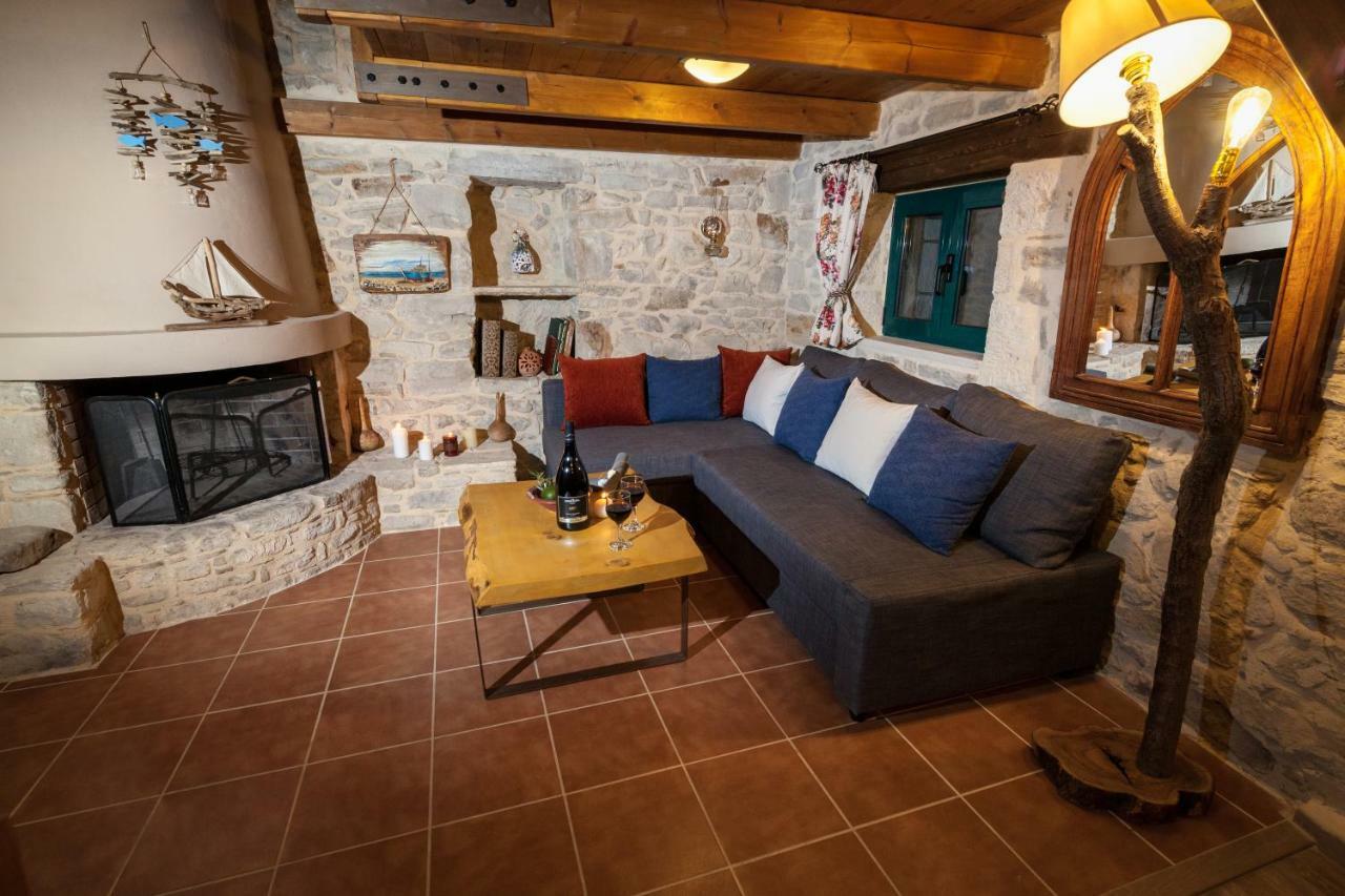 Aristidis'S Plouti Moires Guest House Екстериор снимка